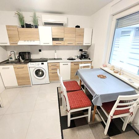 Jo-Ma Apartma - Safe Parking リュブリャナ エクステリア 写真