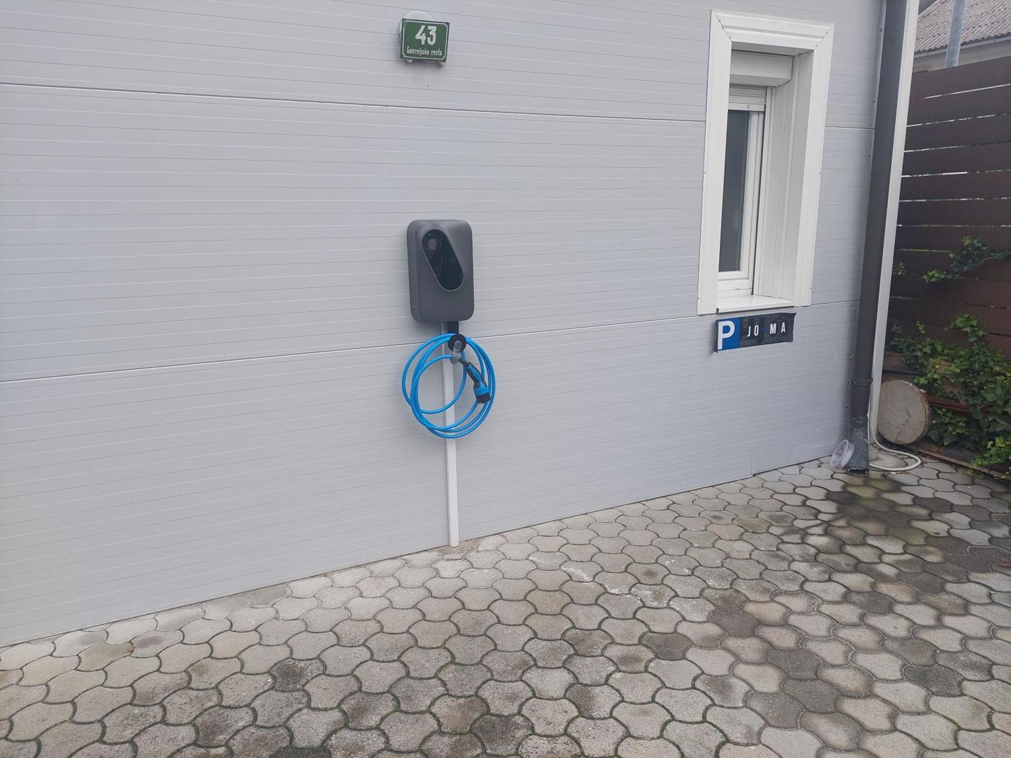 Jo-Ma Apartma - Safe Parking リュブリャナ エクステリア 写真