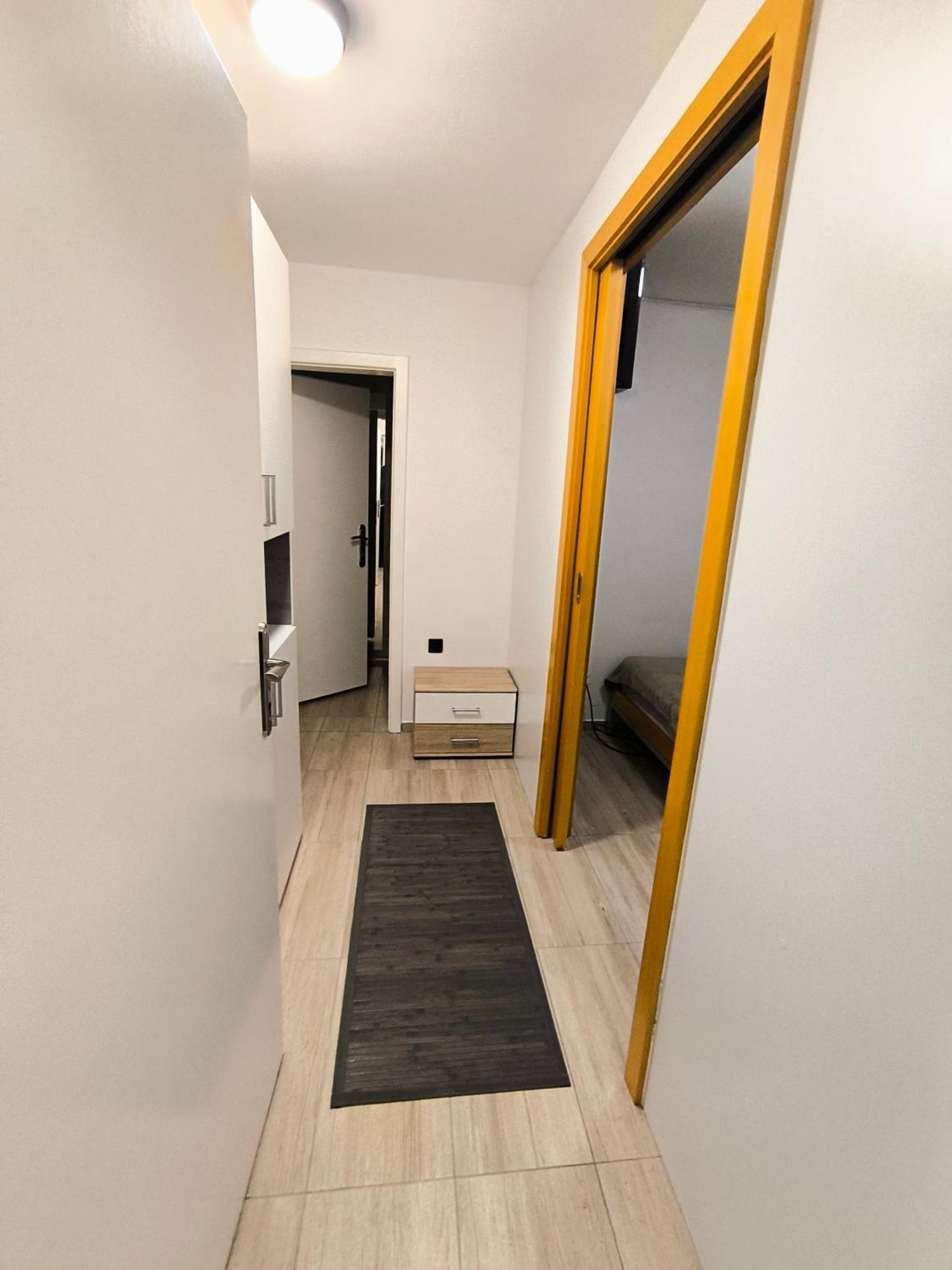 Jo-Ma Apartma - Safe Parking リュブリャナ エクステリア 写真