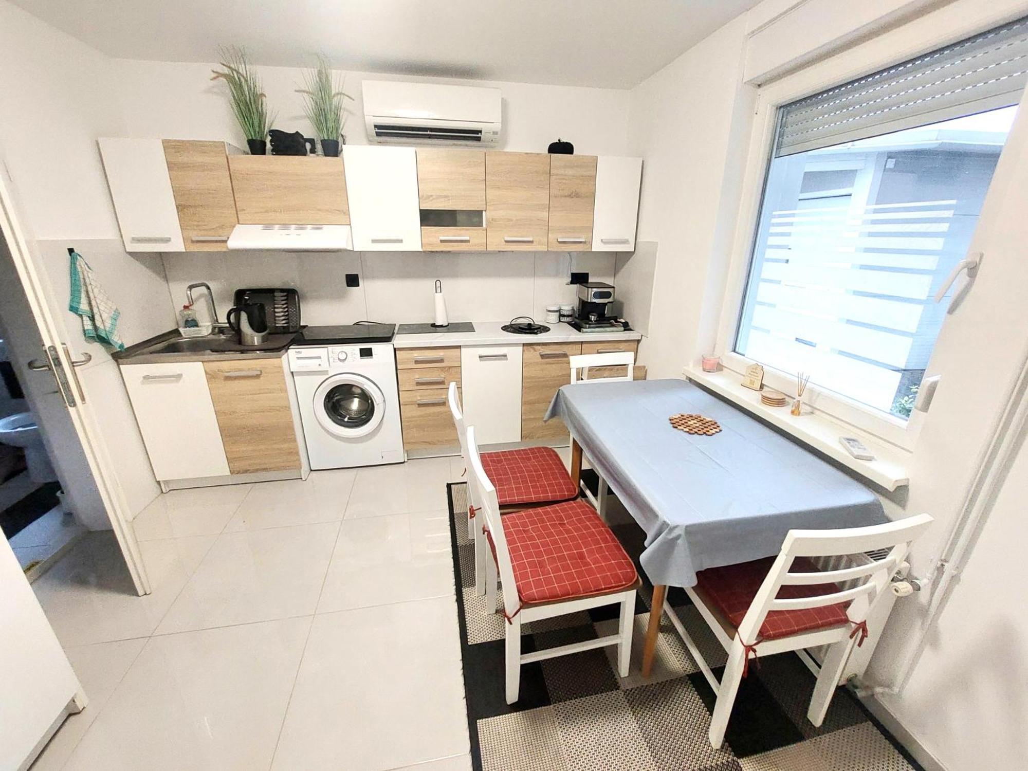 Jo-Ma Apartma - Safe Parking リュブリャナ エクステリア 写真