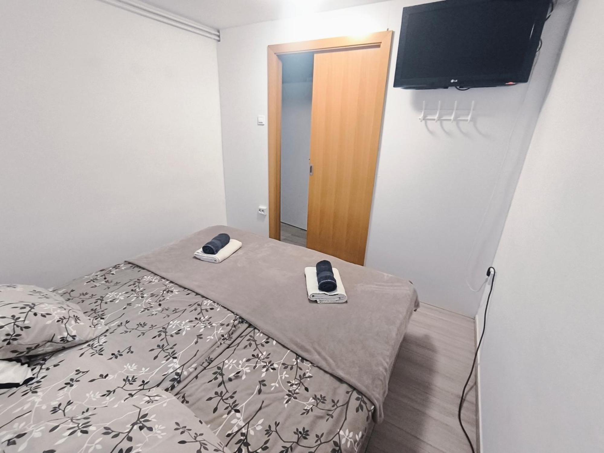 Jo-Ma Apartma - Safe Parking リュブリャナ エクステリア 写真